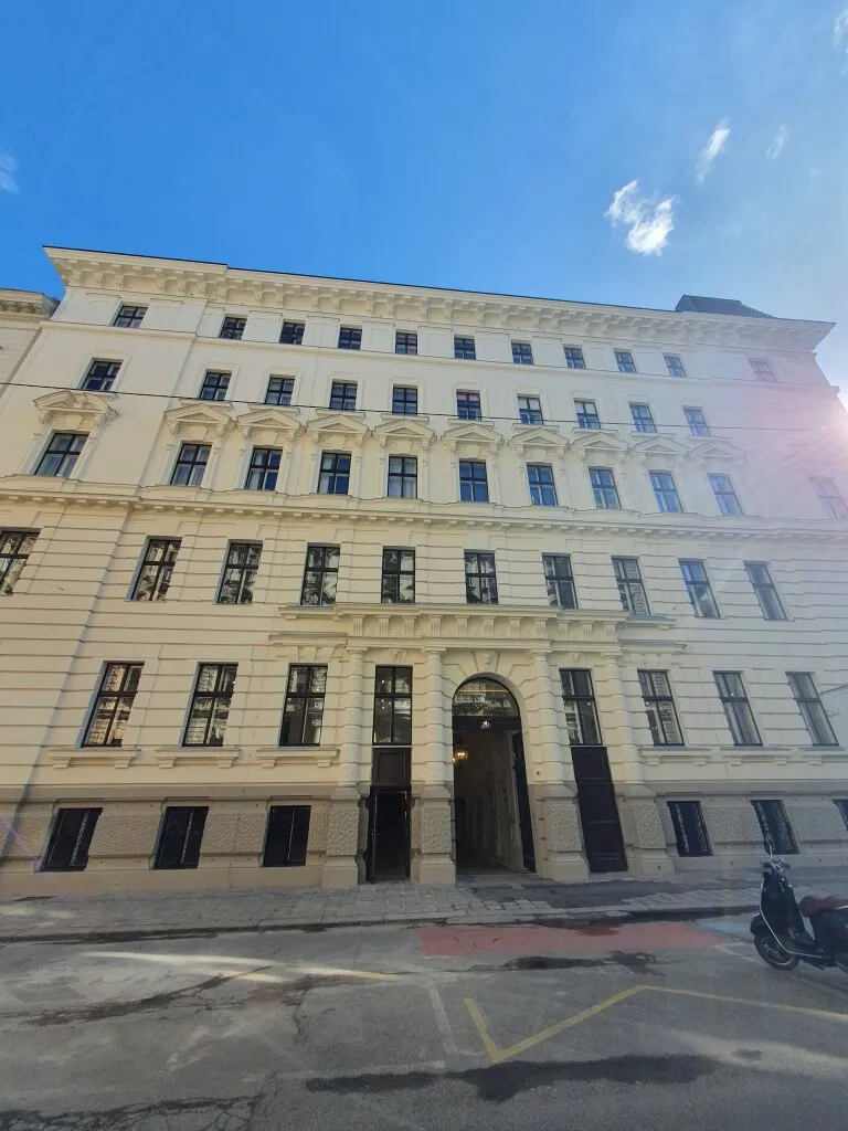 First Occupancy — Prestigious Office Space on Rathausstraße - 1,293.54 m² - Ansicht 3