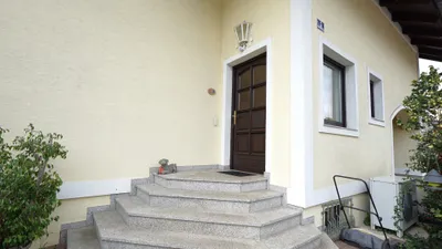 Haus kaufen in Vöcklabruck – 220 m², € 690.000 – Bild 2 von 21