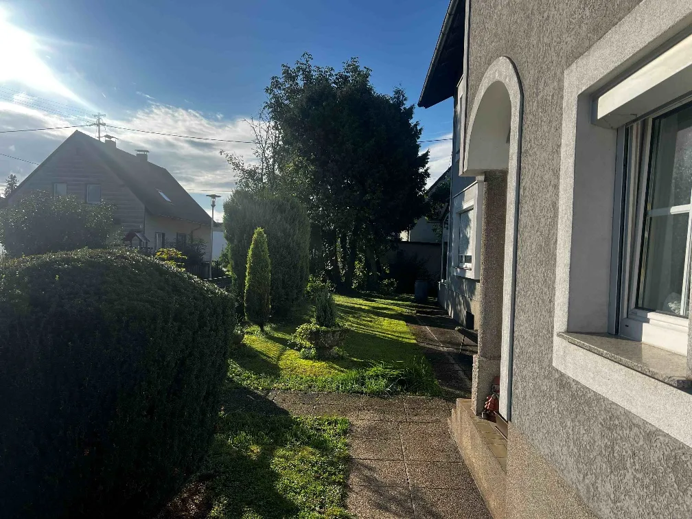 Traumhafte 120 m² Haus-Etage in Pasching - mit Garten & Garagenplatz - Ansicht 3