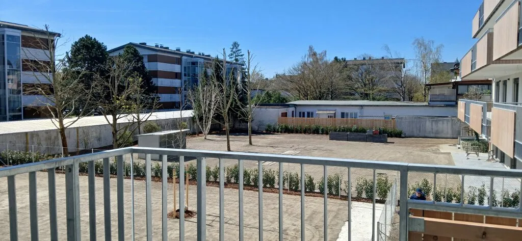 NEUBAU - ERSTBEZUG - Top 12 - Wunderschöne 2 Zimmerwohnungen mit großem Balkon und eigenem Tiefgaragenplatz – pohled 3