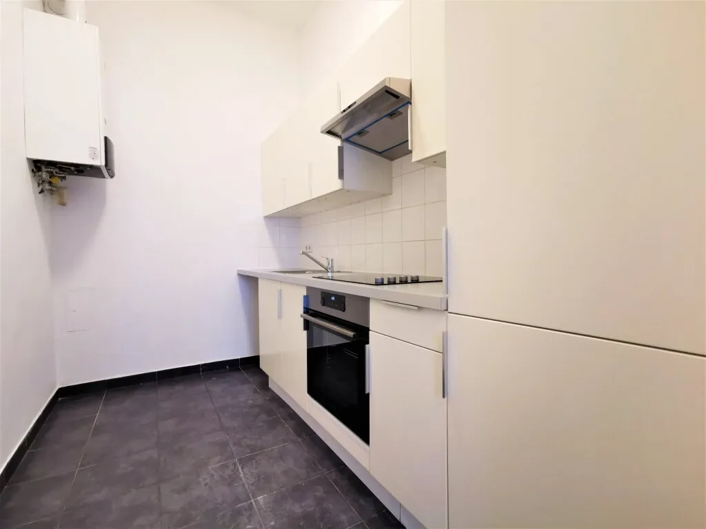 Modern möblierte, traumhafte 2-Zimmer-Wohnung mit Balkon! Kurzeitvermietung! - Ansicht 3