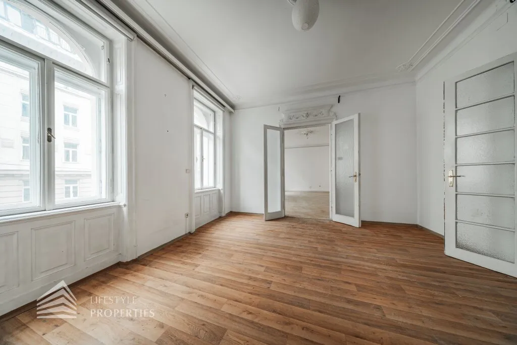 Renovierungsbedürftige 4,5-Zimmer Wohnung in zentraler Lage – pohled 3