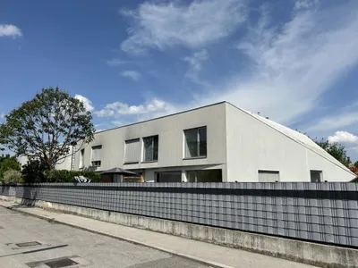 Ruhig gelegene 2-Zimmer Garten-Wohnung mit großem Garten und Küche inkl.