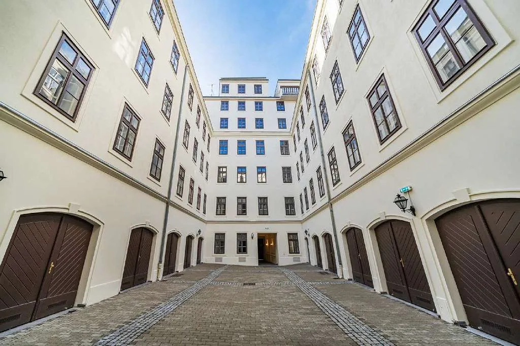 Altbau-Charme in Toplage beim Haus des Meeres - Ansicht 2