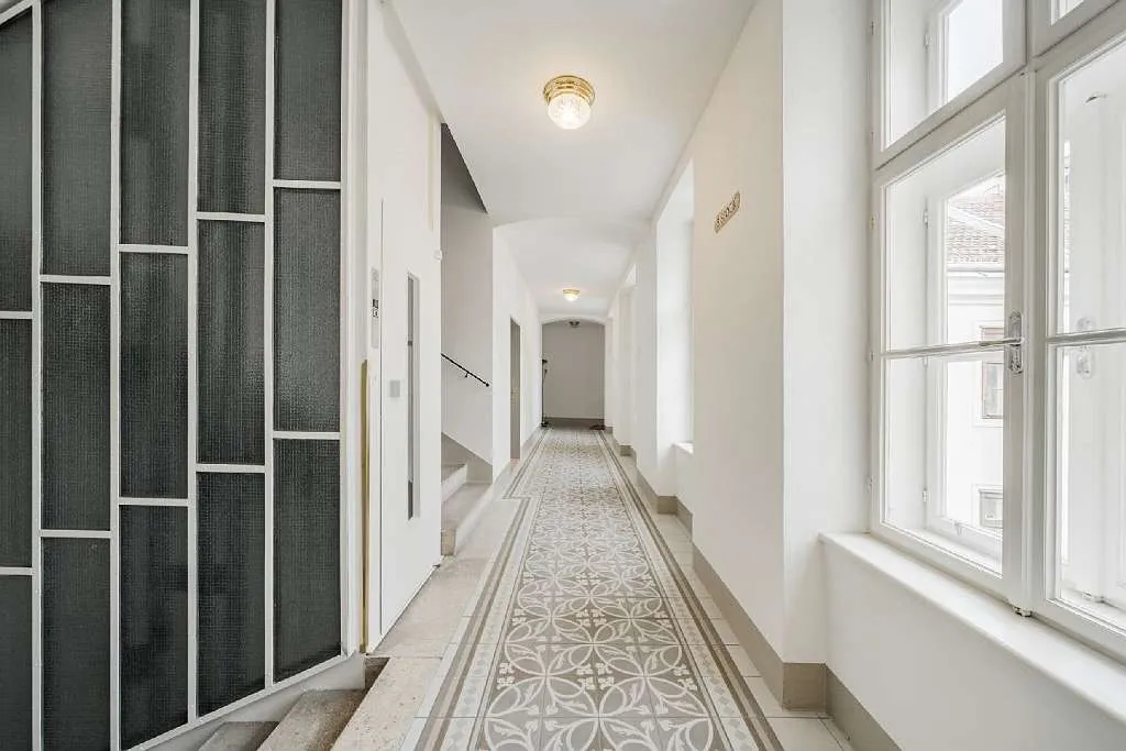 Altbau-Charme in Toplage beim Haus des Meeres - Ansicht 3
