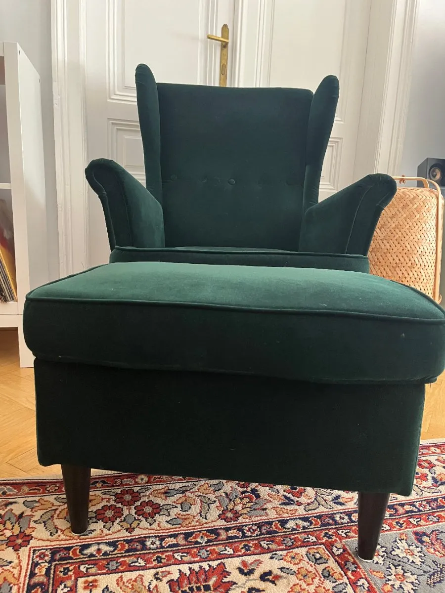 Ikea Strandmon Ohrensessel & Hocker, € 120,- (1170 Wien)