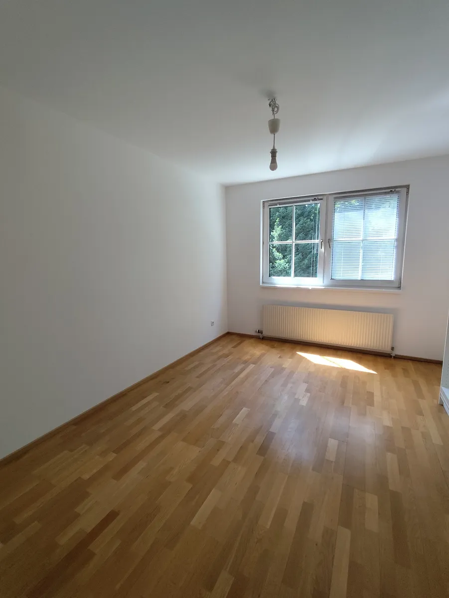 Lichtdurchflutete gepflegte 70 m², 2,5 Zimmer-Wohnung in Hietzing - Unter St. Veit - Hofruhelage in neu adaptierten Zustand inkl. Garagenplatz!, Wien