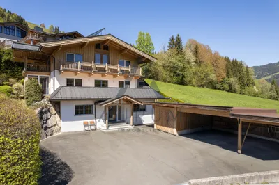 11-Zimmer-Haus kaufen in Kitzbühel – 362 m², € 3.000.000 – Bild 2 von 9
