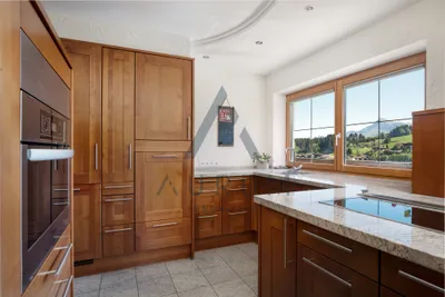 11-Zimmer-Haus kaufen in Kitzbühel – 362 m², € 3.000.000 – Bild 6 von 9