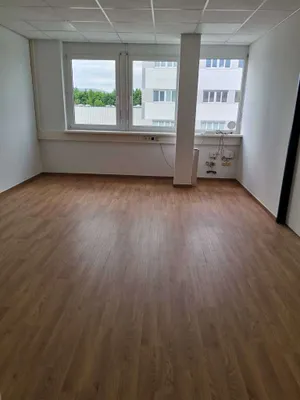 2-Zimmer-Gewerbeimmobilie mieten in Baden – 76 m², € 884 – Bild 4 von 7