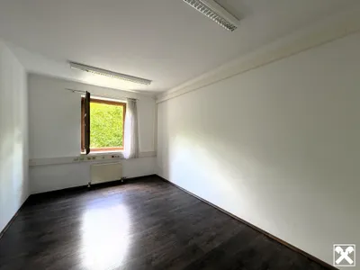 6-Zimmer-Gewerbeimmobilie mieten in Baden – 140 m², € 2.006 – Bild 2 von 10