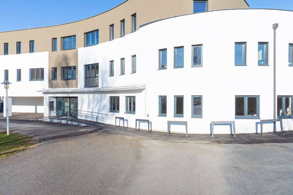 SONNENUNTERGANG ZU VERKAUFEN / 54 M² DACHGESCHOSSWOHNUNG IM ZENTRUM VON DIETACH - Ansicht 3