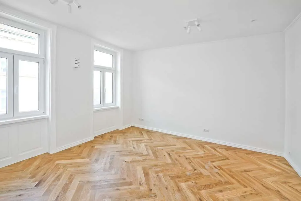 VIEVIENNE - Altbaucharme pur: 3 Zimmer mit Loggia und großzügigem Wohngefühl - Widok 2