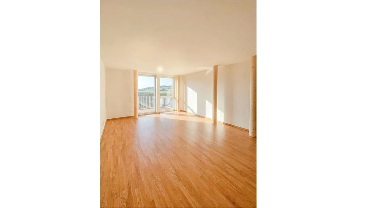Geräumige 3-Zimmer-Wohnung mit Garten und eigenem Stellplatz – pohled 3