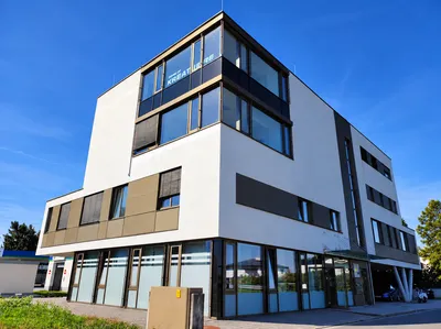 5-Zimmer-Gewerbeimmobilie mieten in Salzburg Stadt – 122 m², € 1.936