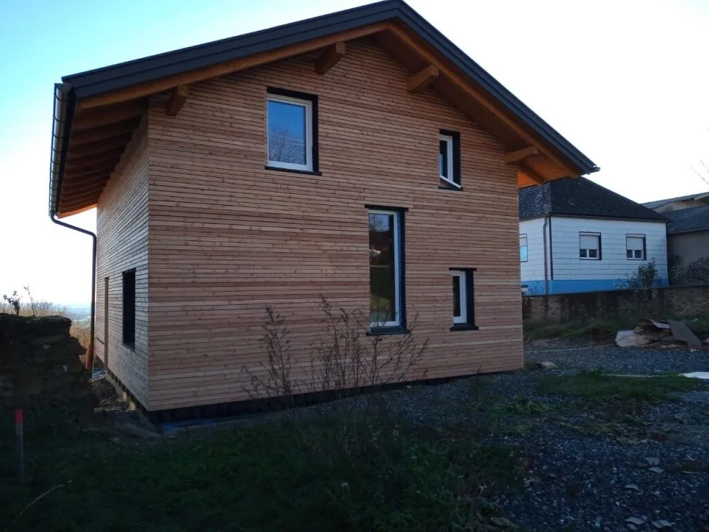 Einzigartiges Rohbau-Einfamilienhaus mit 2.700 m² Grundstück und Fernblicklage - Widok 2