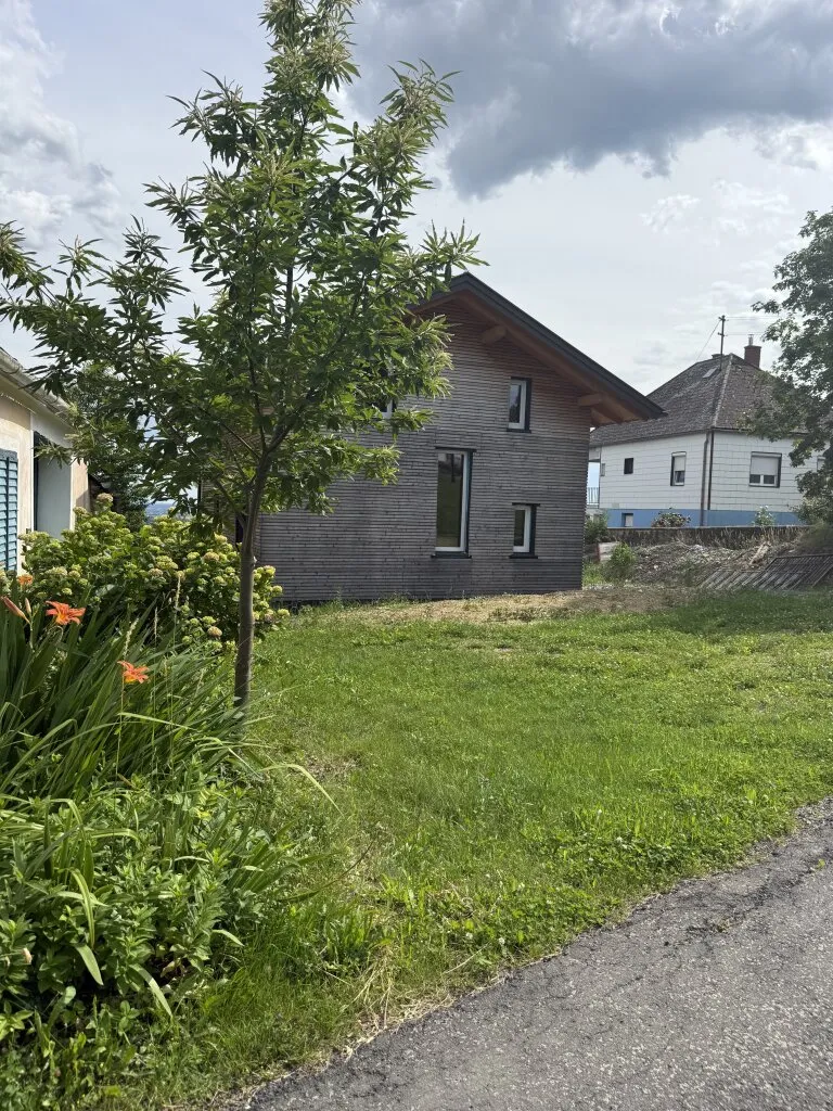 Einzigartiges Rohbau-Einfamilienhaus mit 2.700 m² Grundstück und Fernblicklage - Widok 3