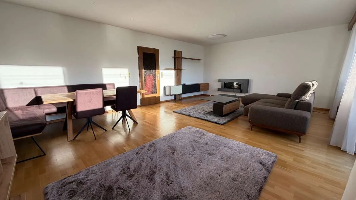 Großzügige 3-Zimmer-Dachgeschosswohnung in Innsbruck Unterbergerstraße - Ansicht 2