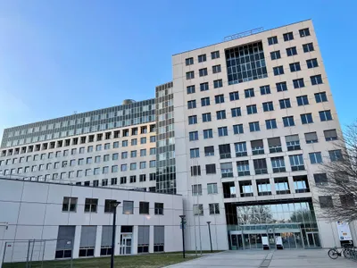 Gewerbeimmobilie mieten in Wien – 4 111 m², € 14