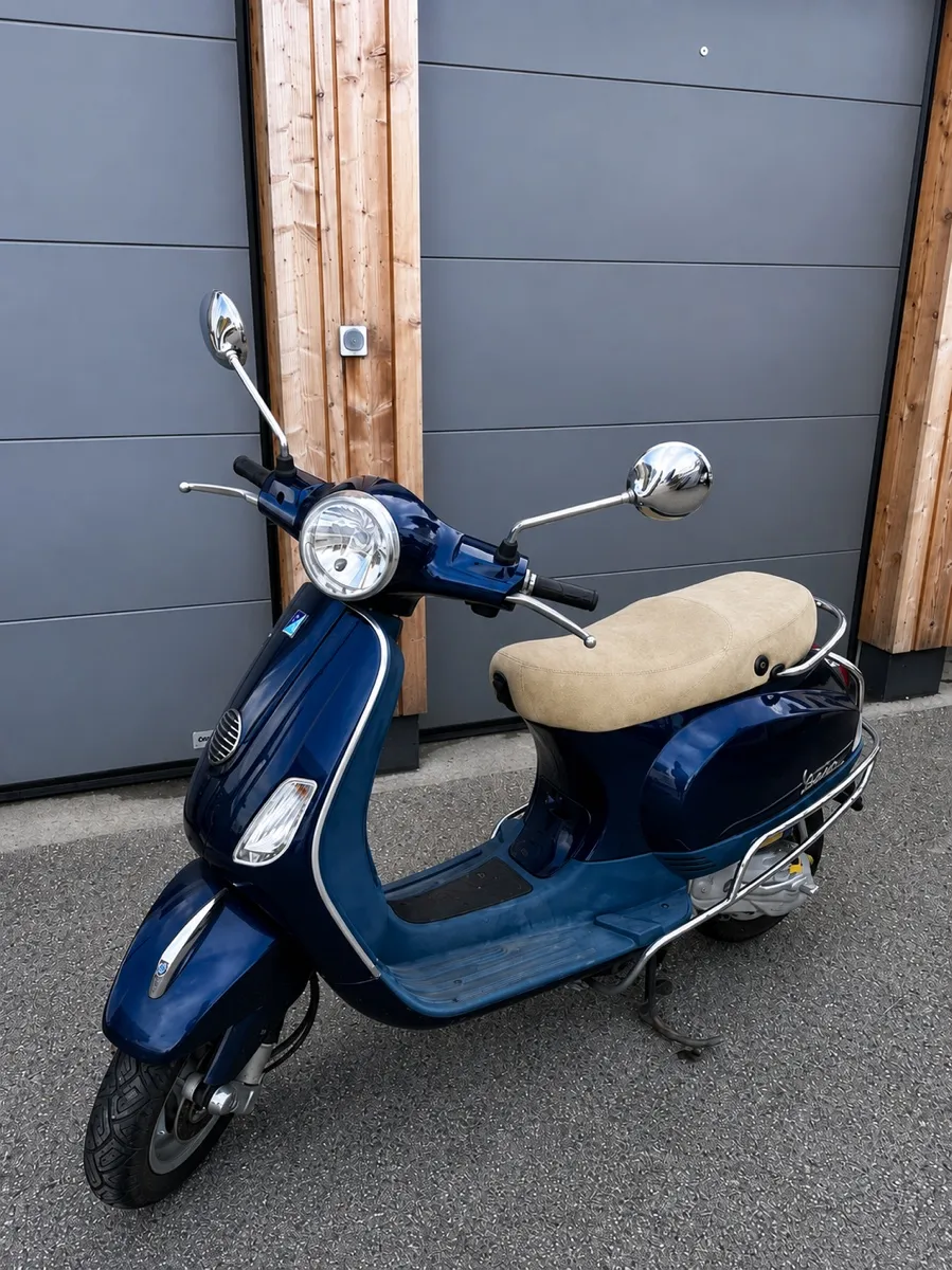 Vespa LX