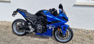 Suzuki GSX -8R