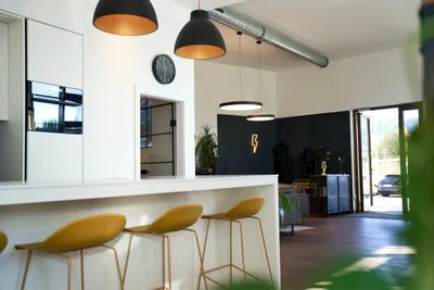 5-Zimmer-Gewerbeimmobilie mieten in Salzburg-Umgebung – 146 m², € 1.752 – Bild 2 von 15