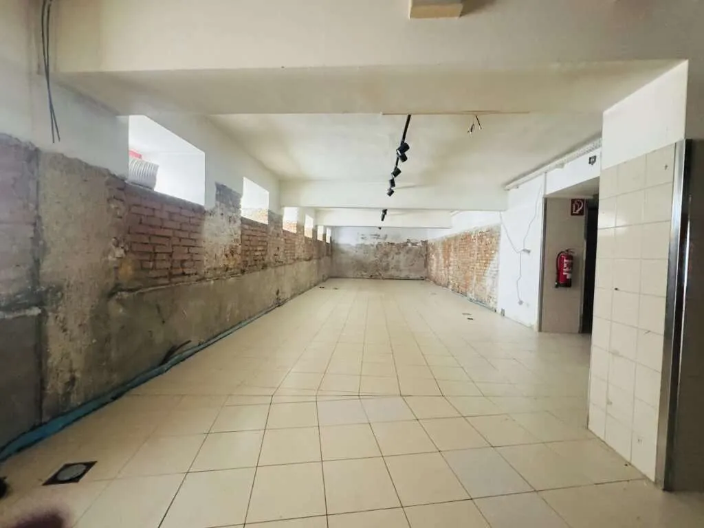 GEWERBEFLÄCHE - PRAXISRÄUMLICHKEITEN - COWORKING SPACE - AUSSTELLUNGSFLÄCHE - Ansicht 2