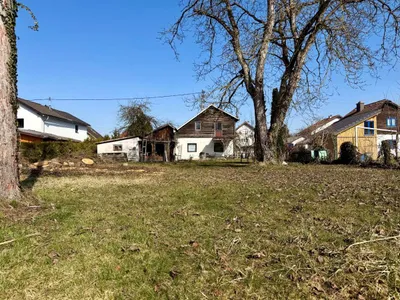 Grundstück kaufen in Gmunden – 1 020 m², € 240.000