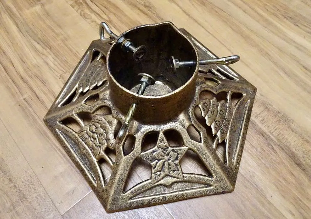 sehr großer, stabiler Gusseisen Christbaumständer für größere Bäume, € 15,- (3390 Melk)