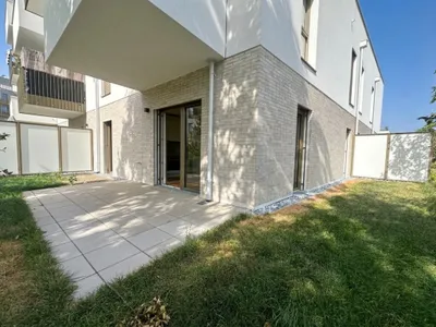 AB SEPTEMBER: HIRSCHFELD - Neuwertige 4-Zimmer-Gartenwohnung mit Terrasse – Bild 2