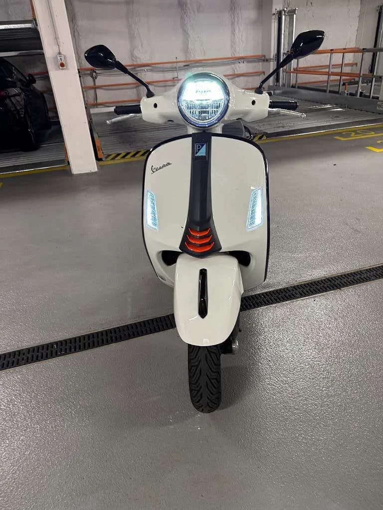 Vespa GTS