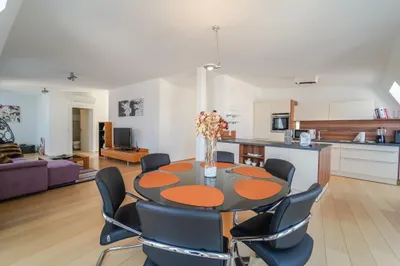 4-Zimmer-Wohnung mieten in Wien – 178 m², € 4.150 – Bild 12 von 19