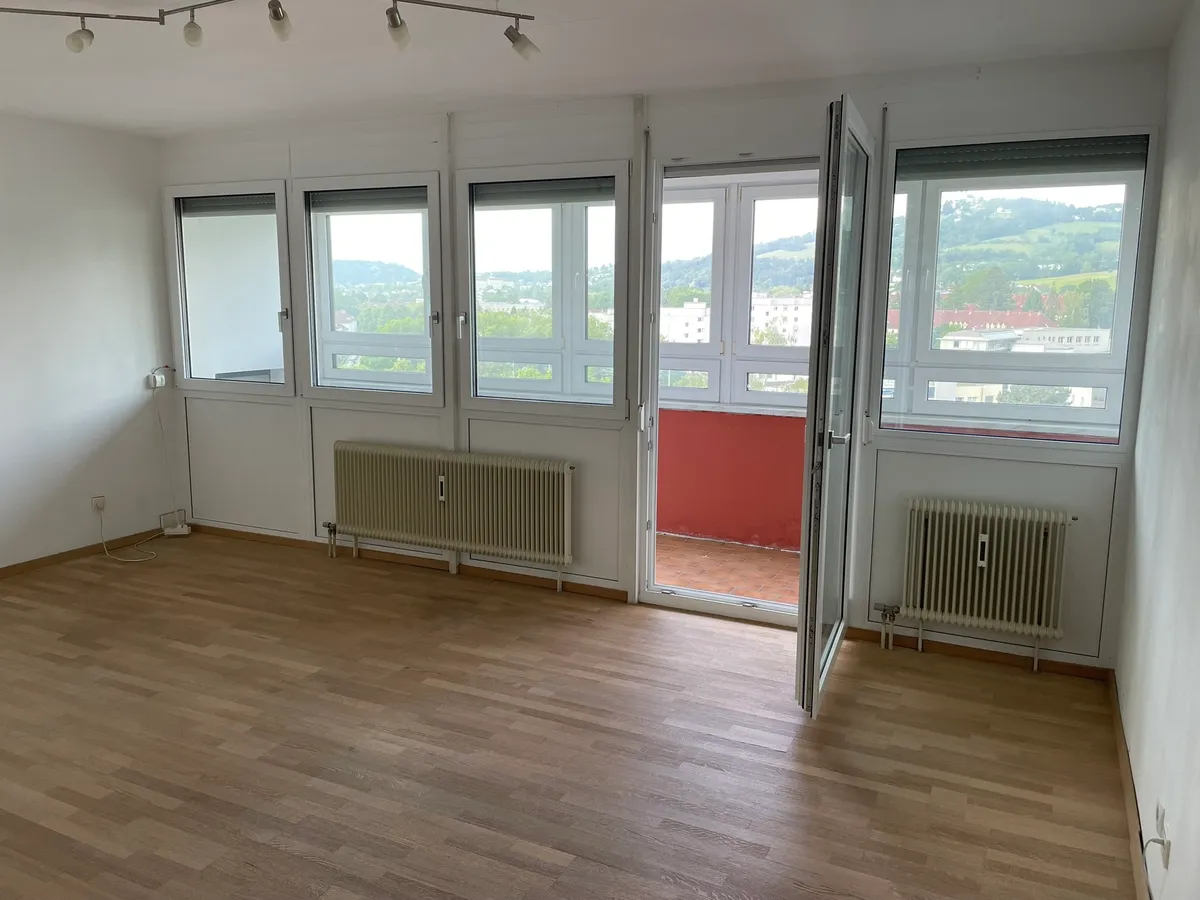 Große Wohnung mit Aussicht in UNI-Nähe, auch WG möglich – pohled 3