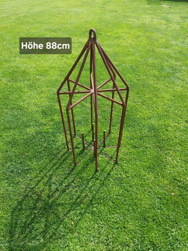 Rostige Laterne als Garten Deko, € 65,- (8362 Übersbach)