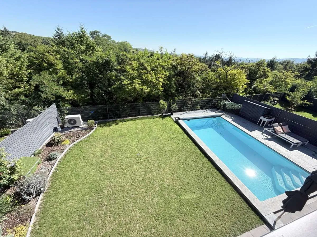 Garten, Pool und Blick ins Grüne - Vista 3
