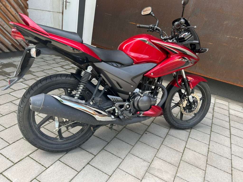 Honda CBF 125ccm Camping Fahrzeug Tourer