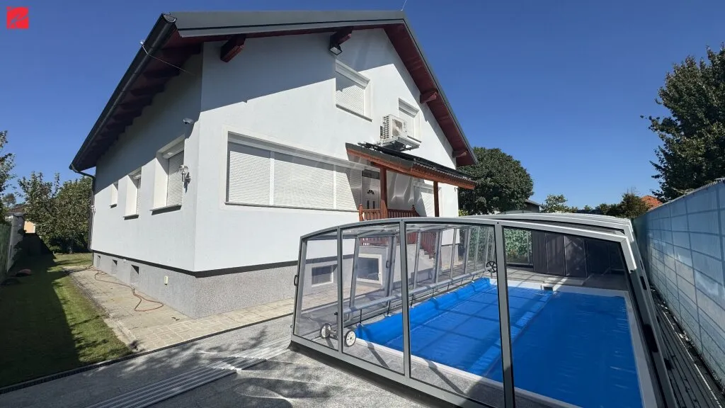 Großes, topausgestattetes Haus mit 8 Zimmer, 2 Terrassen, Garten, Pool- und Wellnessbereich – pohled 2