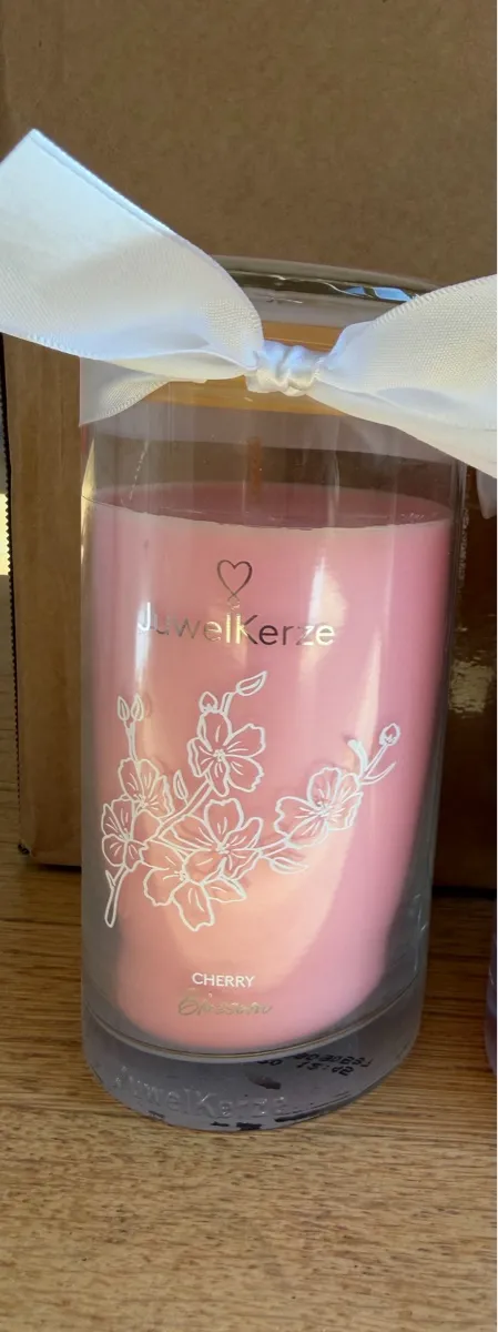 Juwelkerze mit Schmuck, € 15,- (8605 Kapfenberg)