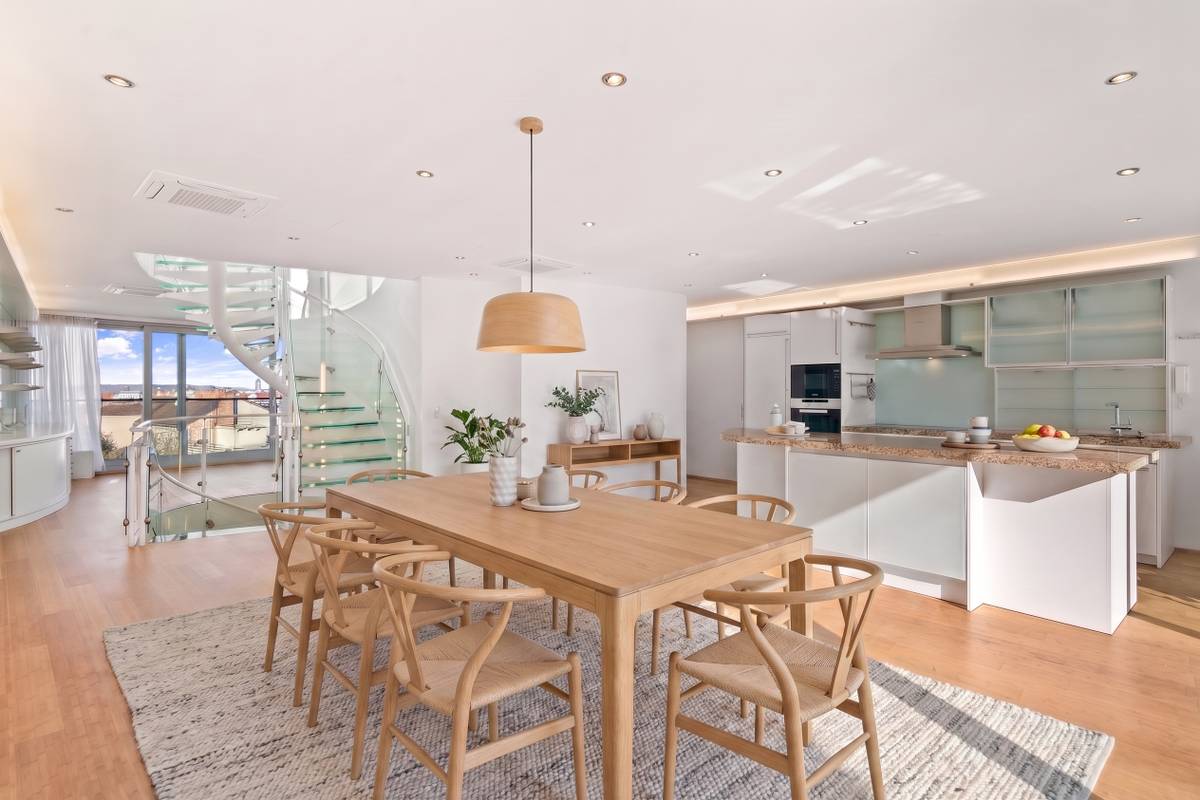 Beste Aussicht über die Stadt: Elegante Dachgeschosswohnung mit zwei Terrassen - Ansicht 3