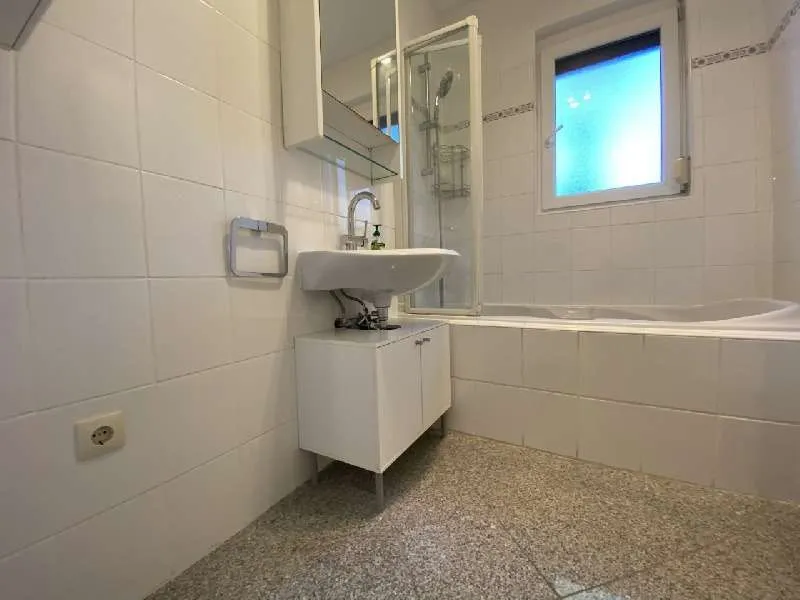 3-Zimmer-Wohnung provisionsfrei (3WG tauglich) mit ruhiger Innenhof-Loggia und Garagenabstellplatz in Bestlage in Graz-Mariatrost - Ansicht 3