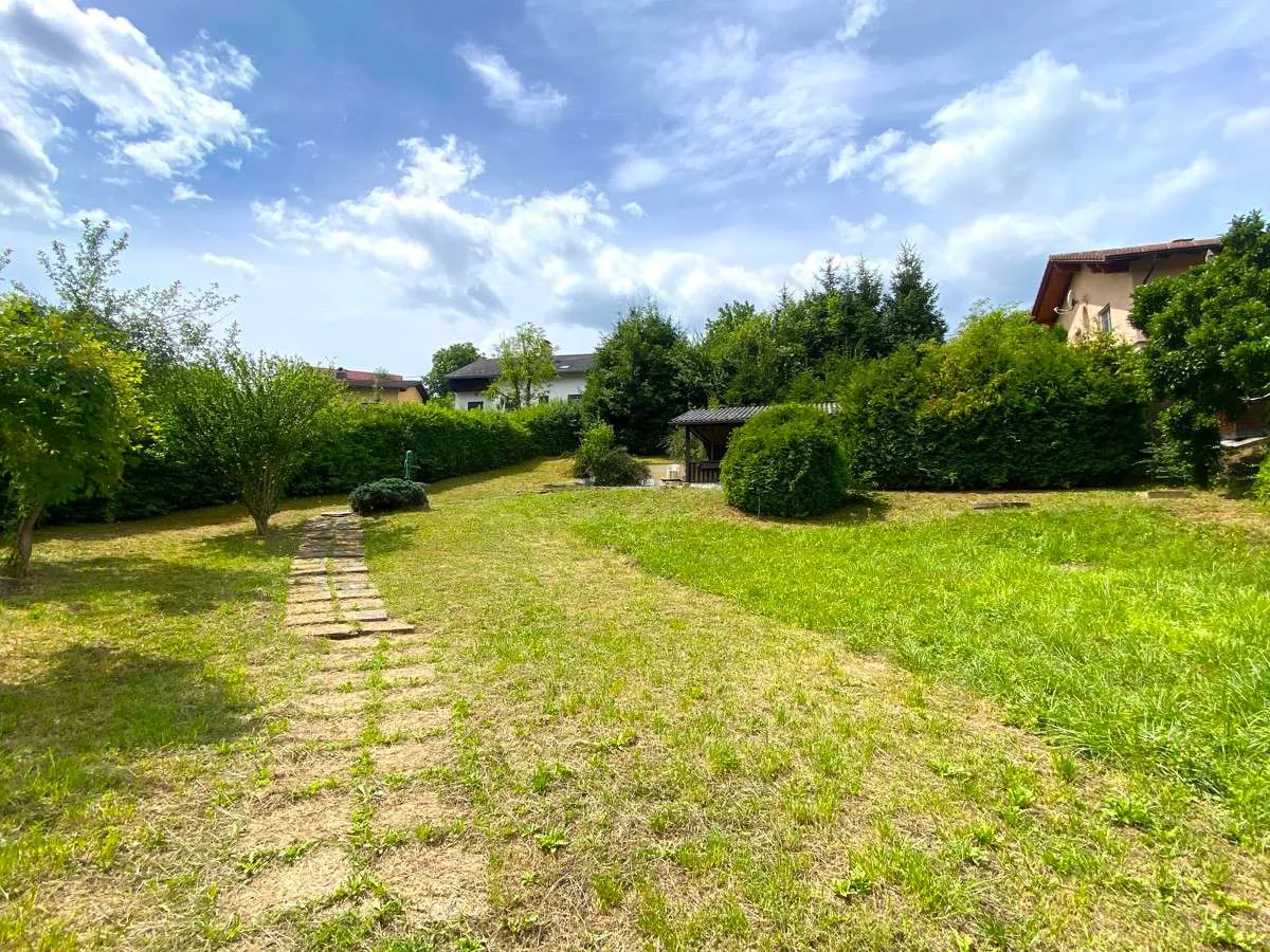 Wunderschönes Grundstück mit charmantem Gartenhaus - bietet viel Potenzial, sogar für zwei Häuser! - Veduta 3