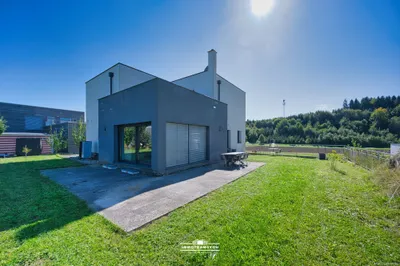6-Zimmer-Haus kaufen in Vöcklabruck – 170 m², € 789.000 – Bild 1 von 26