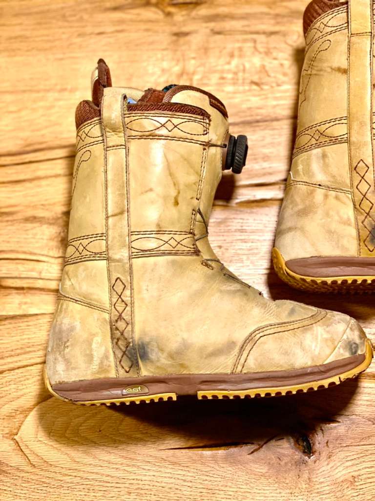 Burton x frye snowboard on sale boots