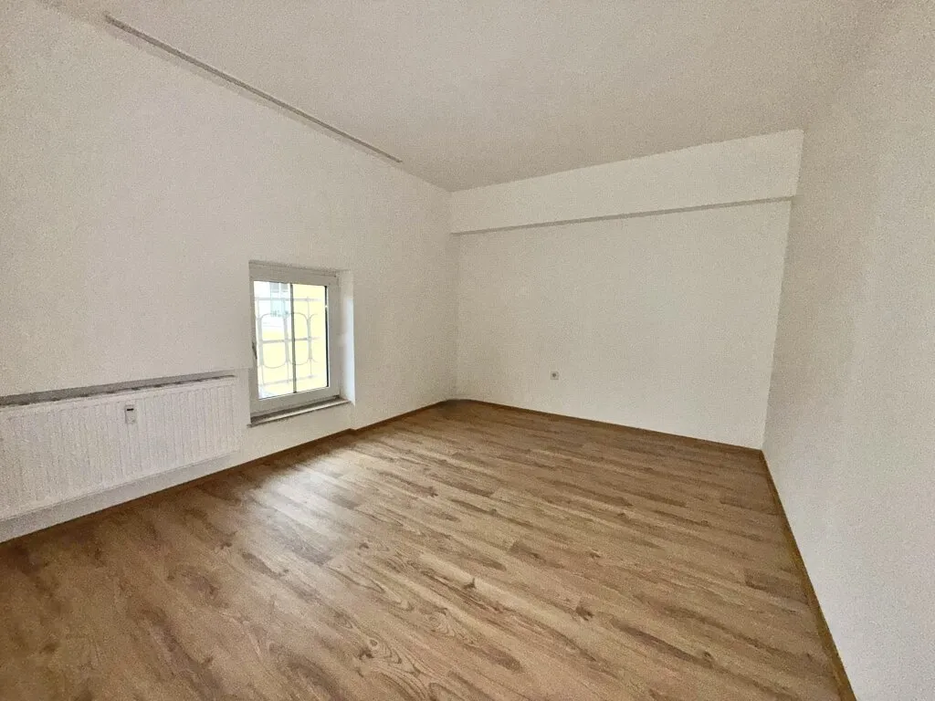 Renovierte 3-Zimmer-Wohnung mit Einbauküche - sofort bezugsbereit! - Ansicht 2