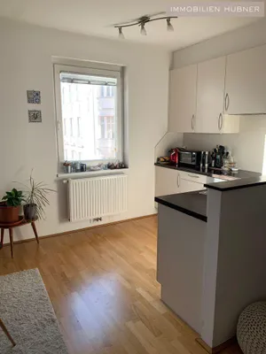 Moderne Neubauwohnung mit großem Balkon in U4-Nähe!! Möbelablöse möglich! – Bild 3