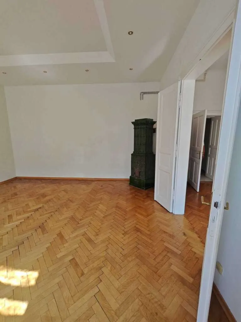 Graz - St. Leonhard! Am Fuße des Ruckerlbergs: Stilvolle Altbauwohnung mit zeitgemäßem Flair und ruhigen Innenhofbalkon! - Ansicht 2