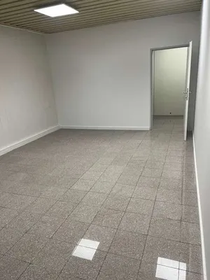 2-Zimmer-Gewerbeimmobilie mieten in Mistelbach – 22 m², € 5 – Bild 8 von 17