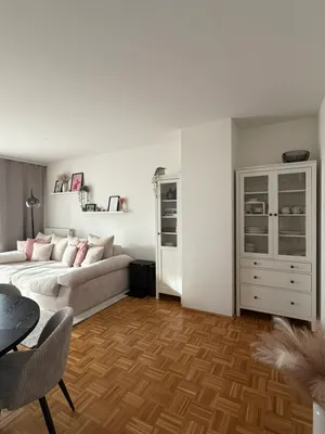 2-Zimmer-Wohnung mieten in Gmunden – 50 m², € 897 – Bild 2 von 12