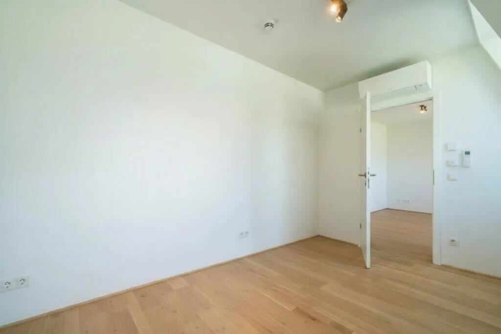 Kompakte 2-Zimmer DG-Wohnung - Ansicht 3