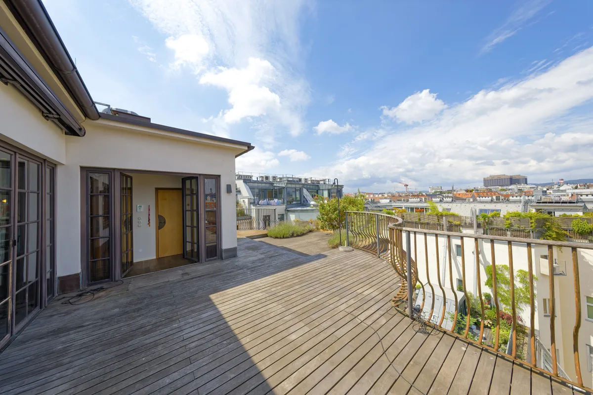 Palaisartiges Wohnhaus mit herrschaftlichen Altbau- und Dachetagen, privatem Lift & Indoorpool - Ansicht 3